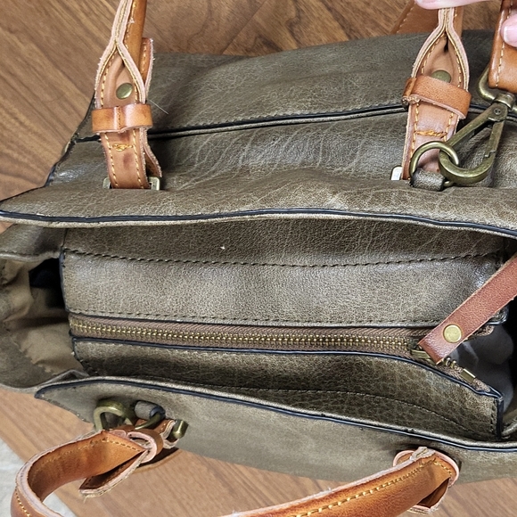 VIMODA WOVEN FAUX LEATHER CONVERTIBLE BAG - Picture 6 of 15